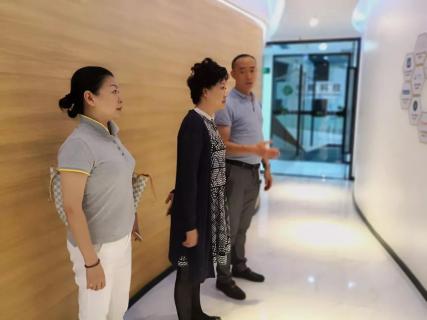 赣江南昌经开区领导受邀访问四方娱乐加速器，为优质项目落地南昌创造新机遇